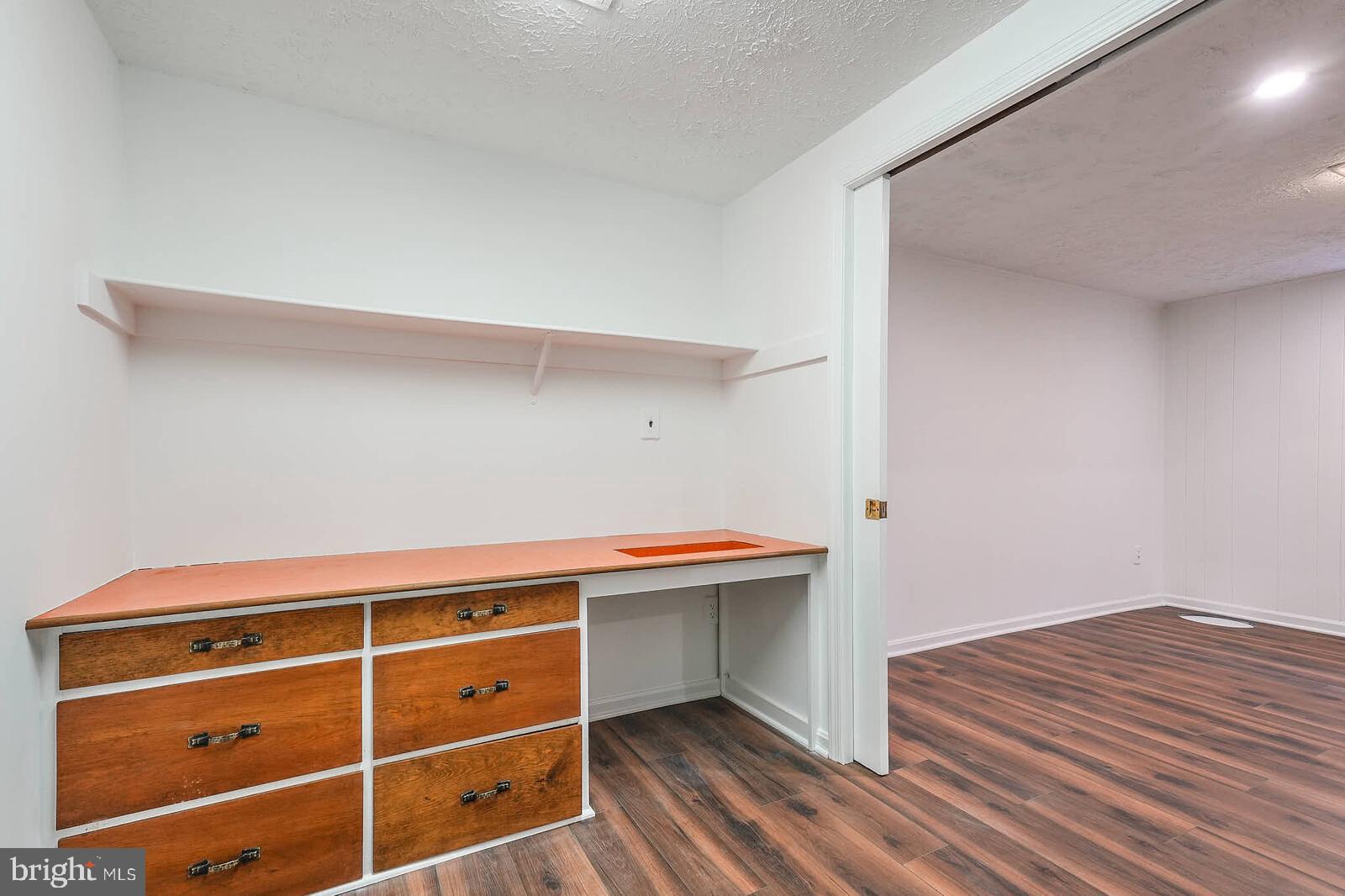 12517 Kuhl Road Silver Spring, MD 20902 - Photo 41 of 55 Office desk