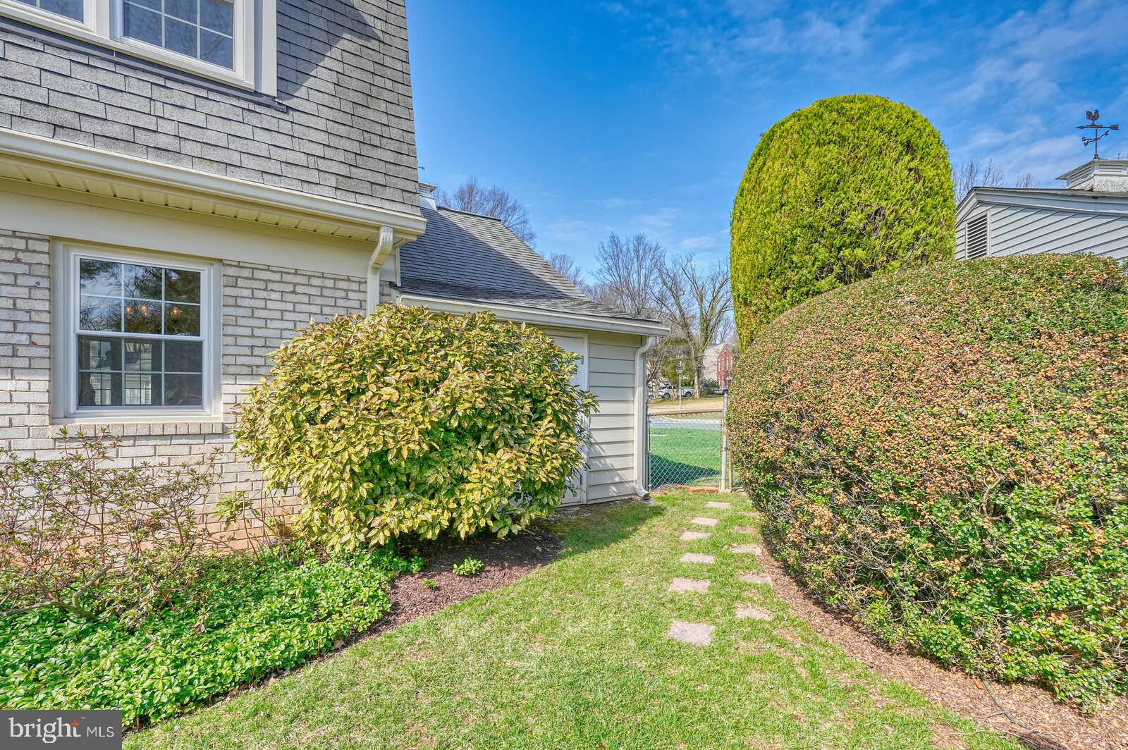 12517 Kuhl Road Silver Spring, MD 20902 - Photo 48 of 55 Side gate from backyard