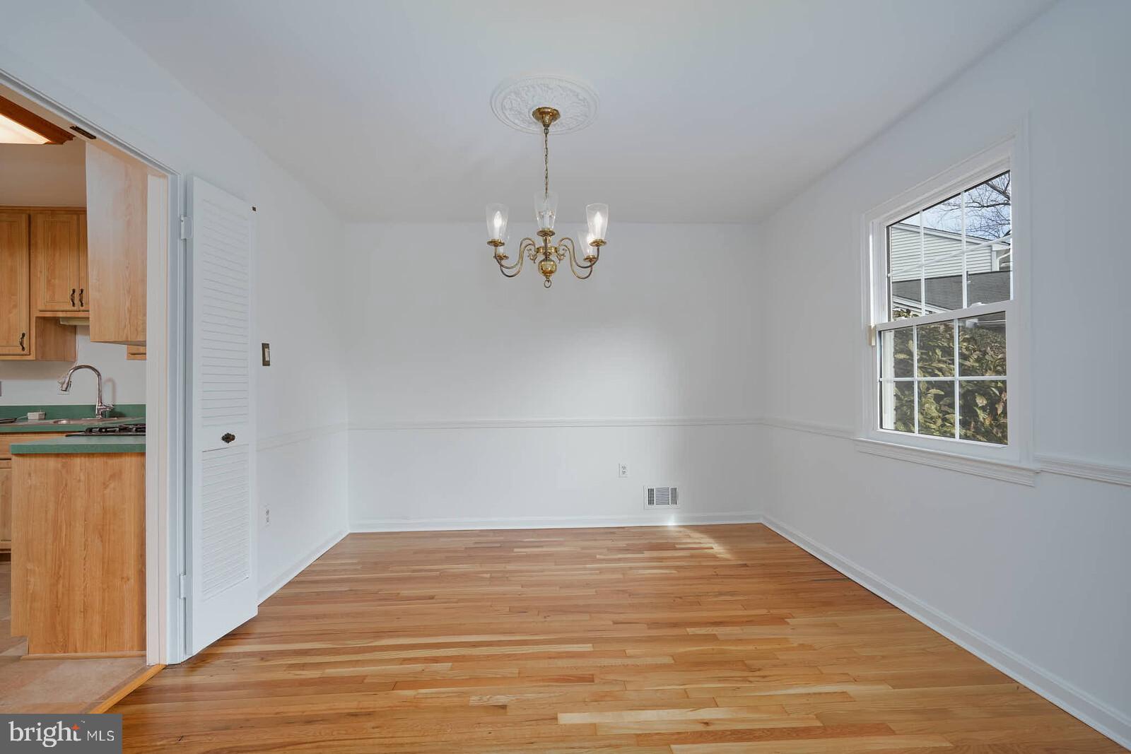 12517 Kuhl Road Silver Spring, MD 20902 - Photo 8 of 55 Dining room