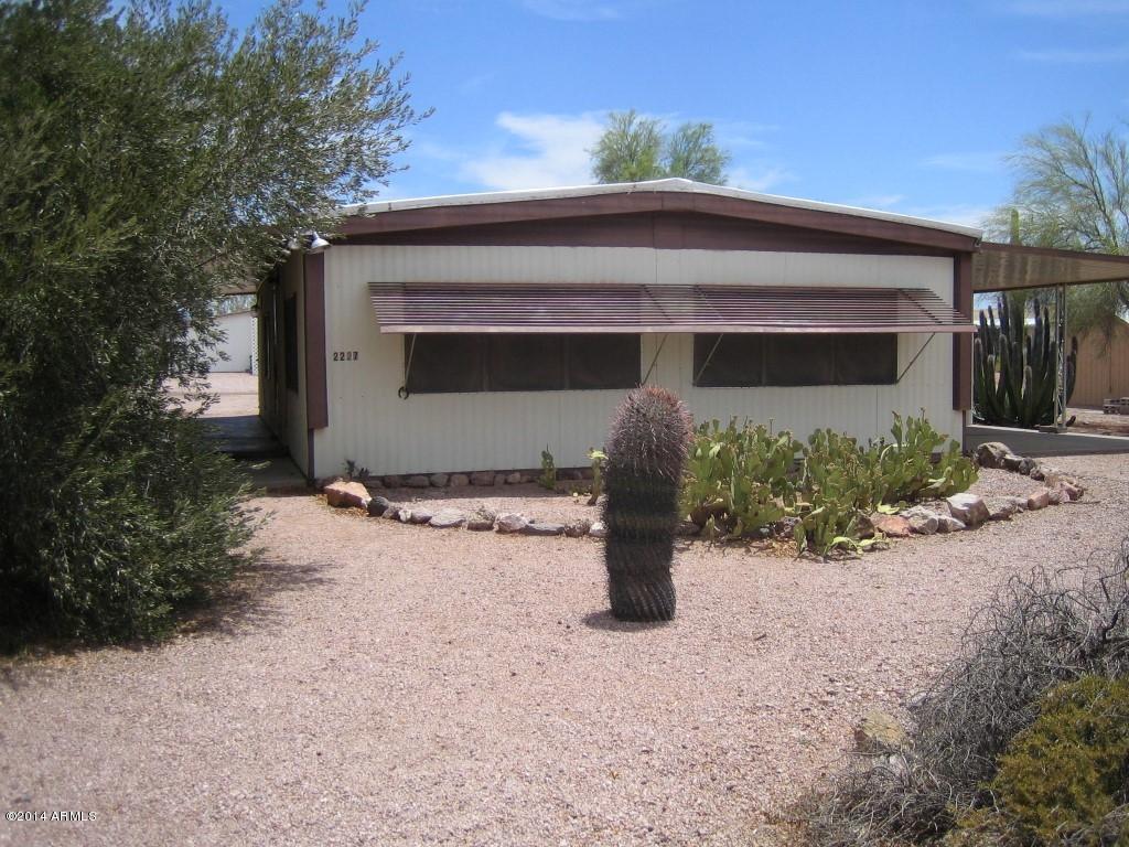 2227 South Descanso Road Apache Junction, AZ 85119 - Photo 1 of 21 1 front
