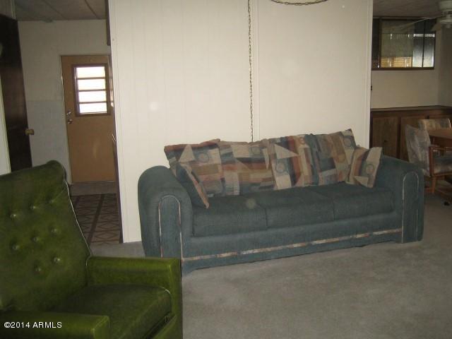 2227 South Descanso Road Apache Junction, AZ 85119 - Photo 12 of 21 9 b Living Room