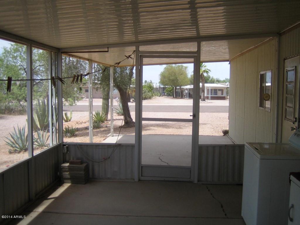 2227 South Descanso Road Apache Junction, AZ 85119 - Photo 21 of 21 19 Screened in patio