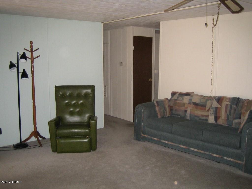 2227 South Descanso Road Apache Junction, AZ 85119 - Photo 3 of 21 3 living room