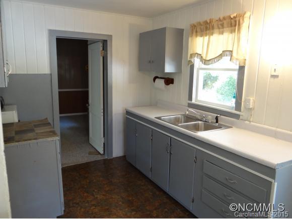 9 Red Raven Road Swannanoa, NC 28778 - Photo 3 of 17 Gallery Image 3