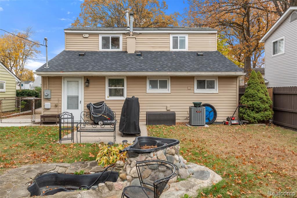 34441 Phyllis Street Wayne, MI 48184 - Photo 19 of 32