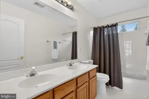 $824,900 | 242 Fox Chase Street, Warrenton, VA 20186