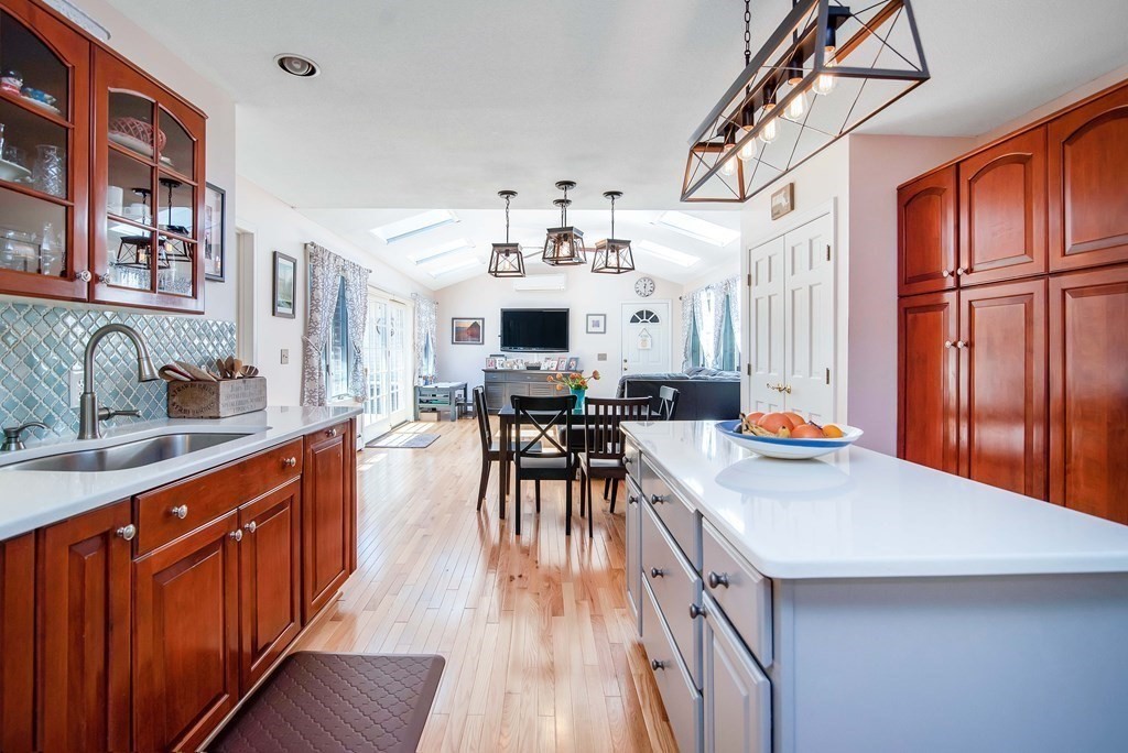29 Dartmouth Road Longmeadow, MA 01106 - Photo 3 of 42 Gallery Image 3