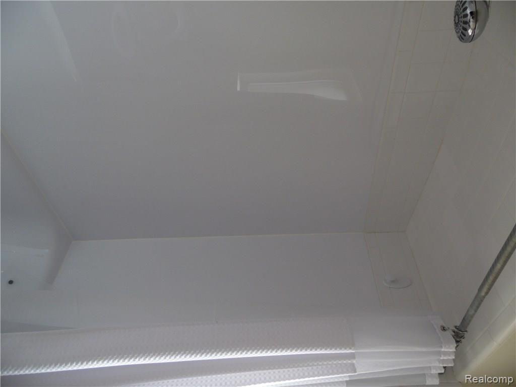 9160 Henry Ruff Road Livonia, MI 48150 - Photo 20 of 36 SAM_1078.JPG