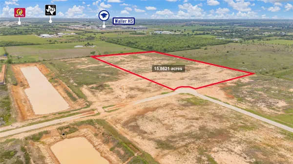 a view of a tennis court