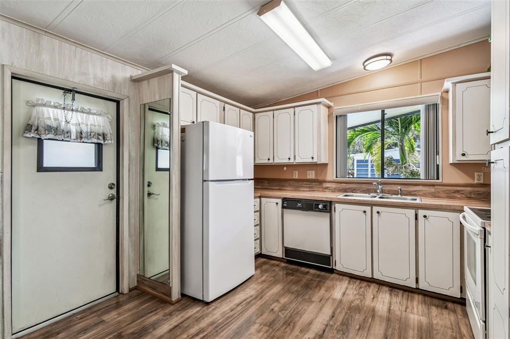 12501 Ulmerton Road, Unit 182 Largo, FL 33774 - Photo 9 of 77