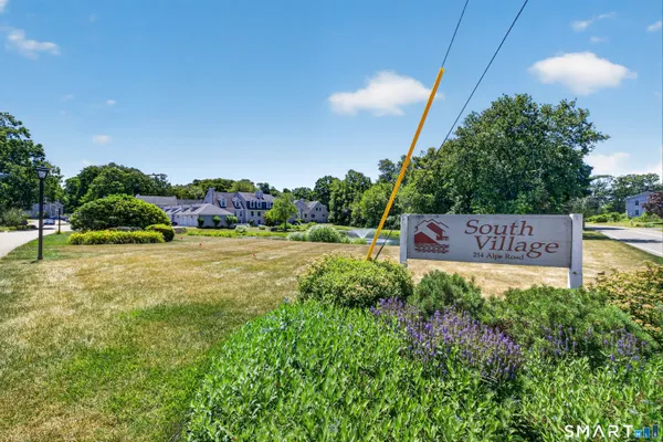 $328,000 | 36 South Village Court, Unit 36, Branford, CT 06405
