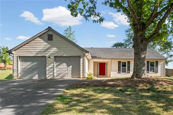 $2,400 | 1194 Meadow Oaks Drive Northwest, Acworth, GA 30102