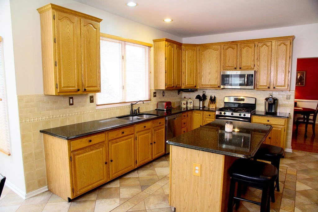 72 Foundry Road Sharon, MA 02067 - Photo 7 of 24 Gallery Image 7