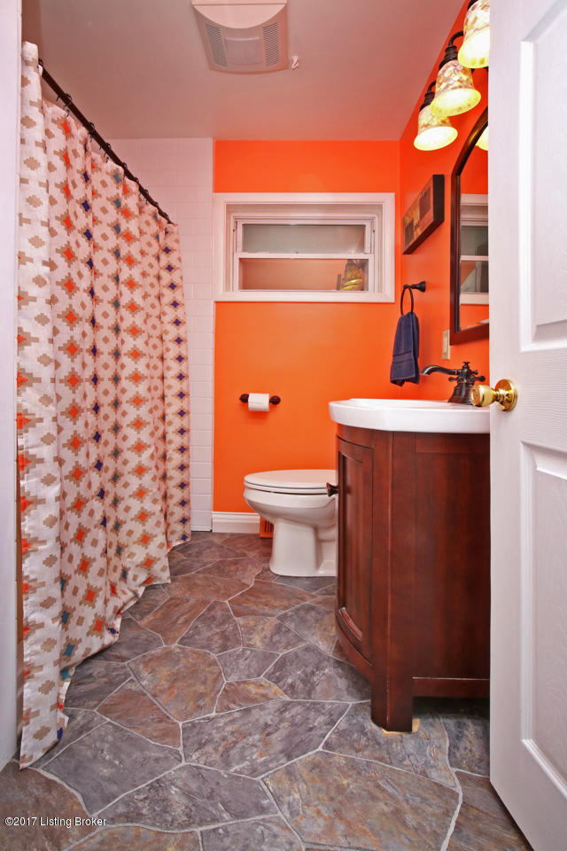 1911 Heaton Road Louisville, KY 40216 - Photo 23 of 36 Full Bath