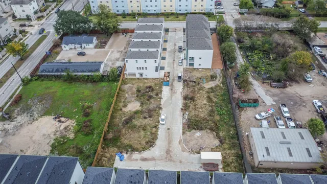 $525,000 | 7705 Earl Rudder Way, Houston, TX 77055