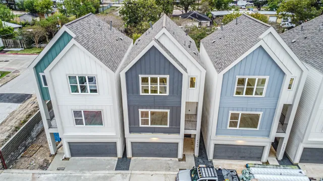 $525,000 | 7705 Earl Rudder Way, Houston, TX 77055