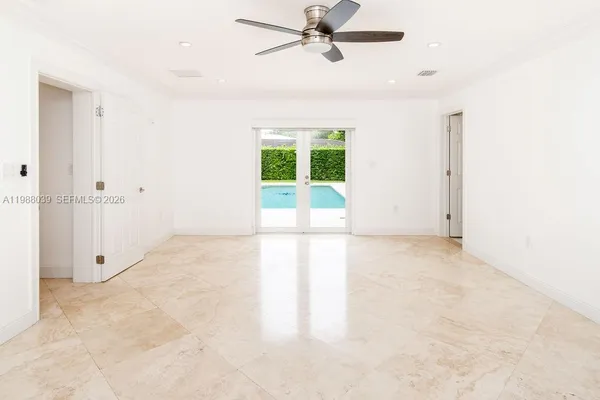 a view of walk in closet