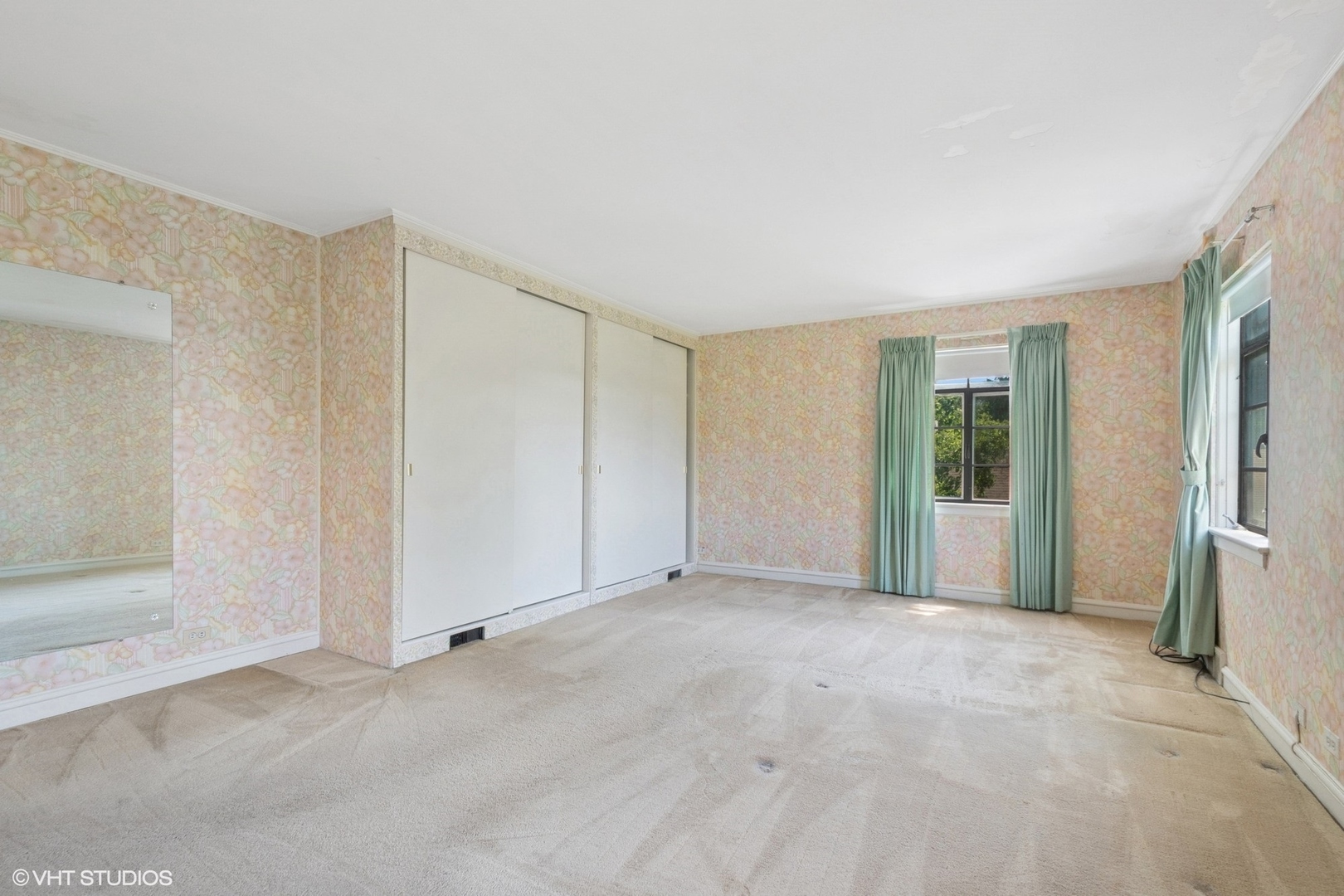 1288 Sunview Lane Winnetka, IL 60093 - Photo 15 of 25 an empty room with window