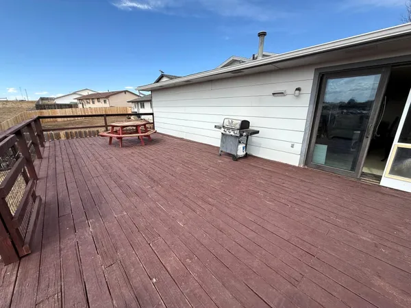 $299,900 | 2405 Fertig Drive, Wheatland, WY 82201