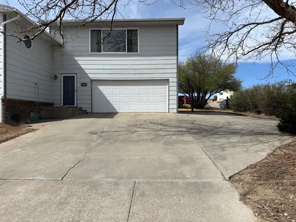 $299,900 | 2405 Fertig Drive, Wheatland, WY 82201