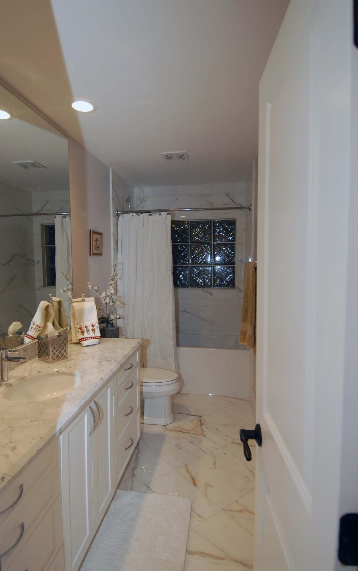 1420 Southwest 20th Street Boca Raton, FL 33486 - Photo 30 of 40 House Guest Bath 1