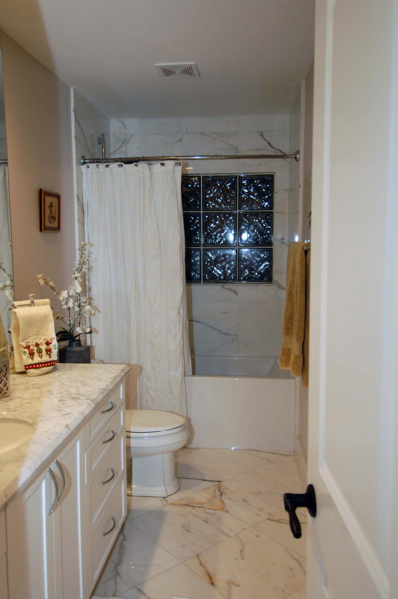 1420 Southwest 20th Street Boca Raton, FL 33486 - Photo 31 of 40 House Guest Bath 2