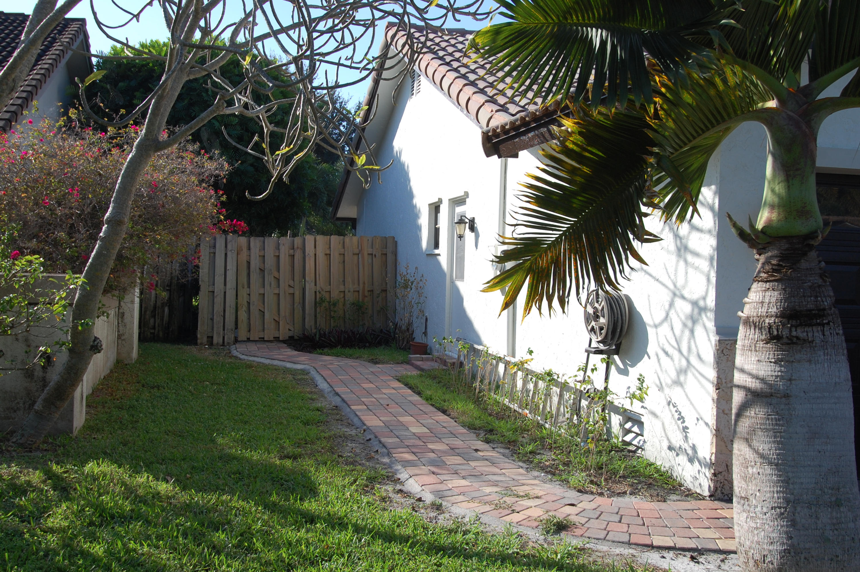 1420 Southwest 20th Street Boca Raton, FL 33486 - Photo 10 of 40 House East Side