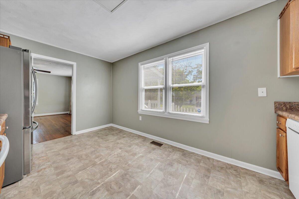 3705 New Spring Branch Road Southeast Roanoke, VA 24014 - Photo 14 of 39 14-MIB06605