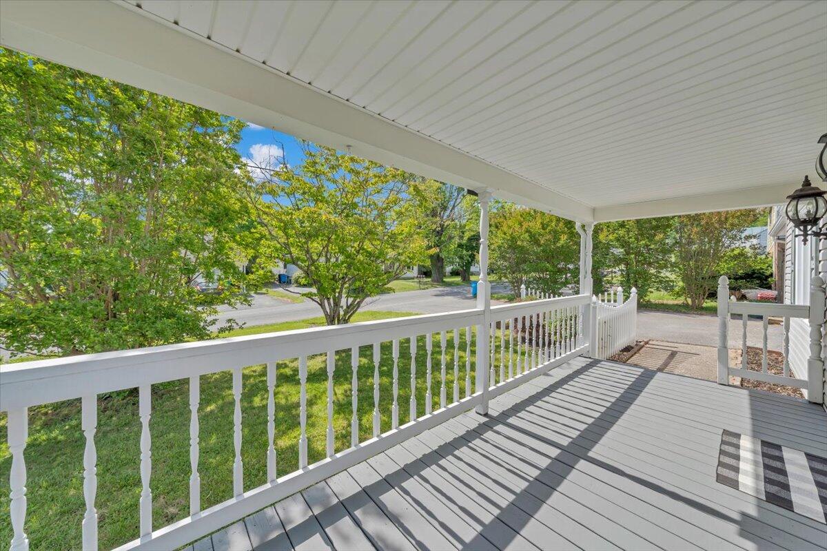 3705 New Spring Branch Road Southeast Roanoke, VA 24014 - Photo 4 of 39 04-MIB06656
