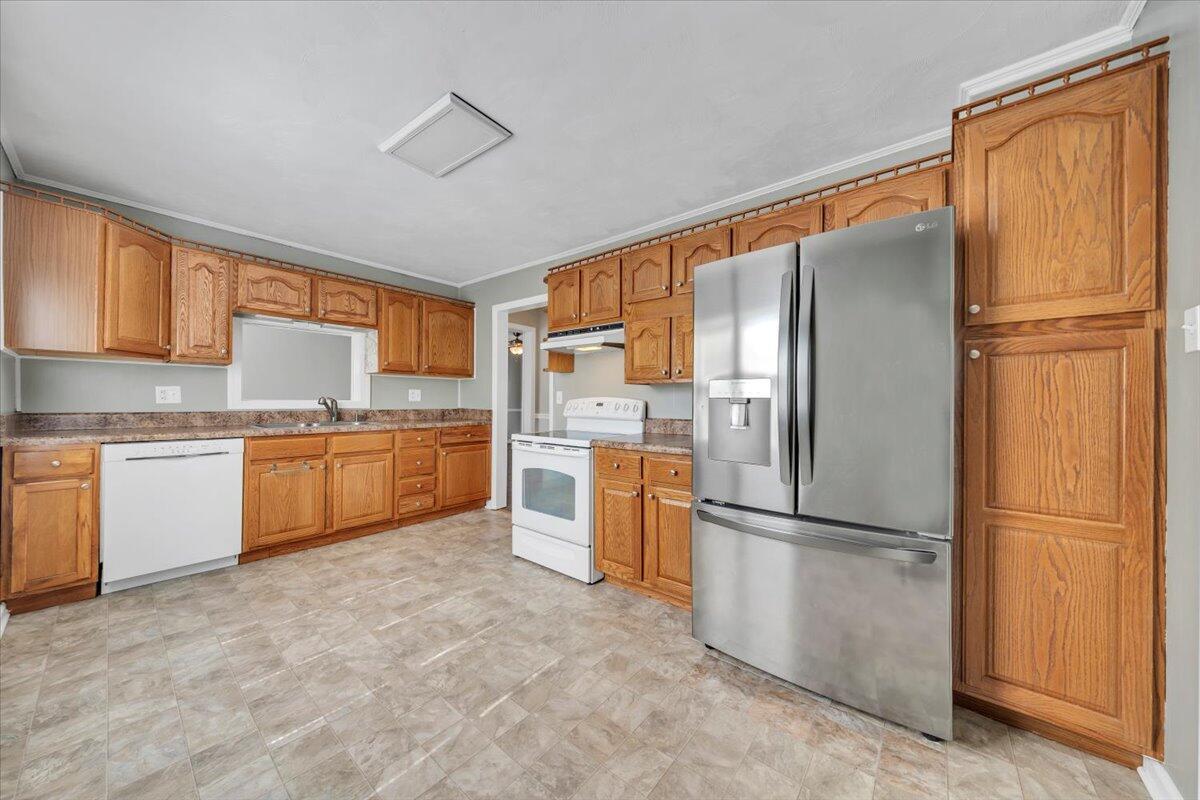 3705 New Spring Branch Road Southeast Roanoke, VA 24014 - Photo 10 of 39 10-MIB06596