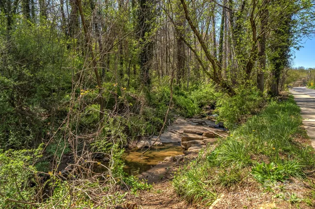 $2,400,000 | 99999 State Street, Asheville, NC 28806