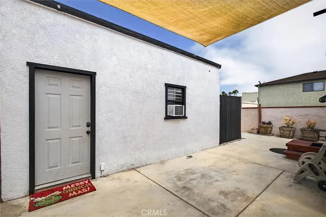 a view of a back yard of the building