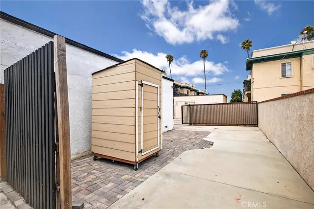 a view of a house with garage