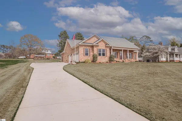 $499,900 | 109 Fairway Drive, Pickens, SC 29671