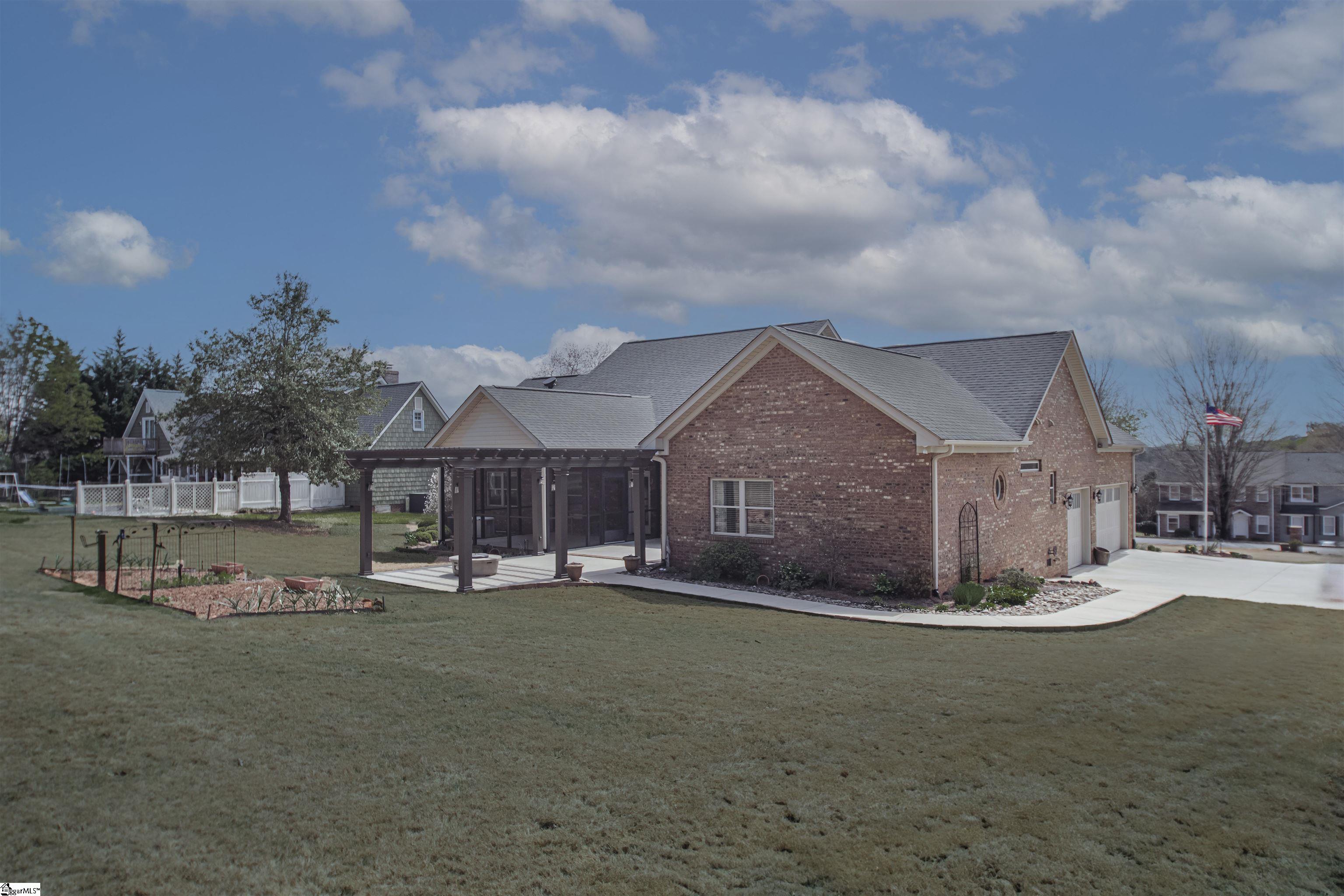 109 Fairway Drive Pickens, SC 29671 - Photo 8 of 49