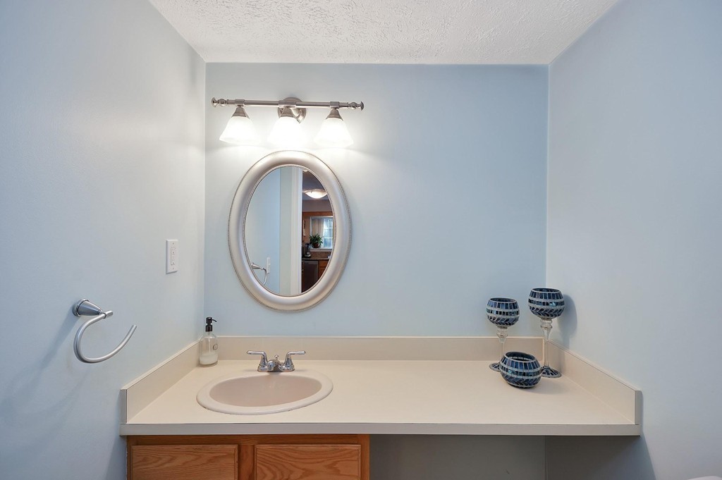 19 East Bluff Road, Unit 19 Ashland, MA 01721 - Photo 22 of 36 Gallery Image 22