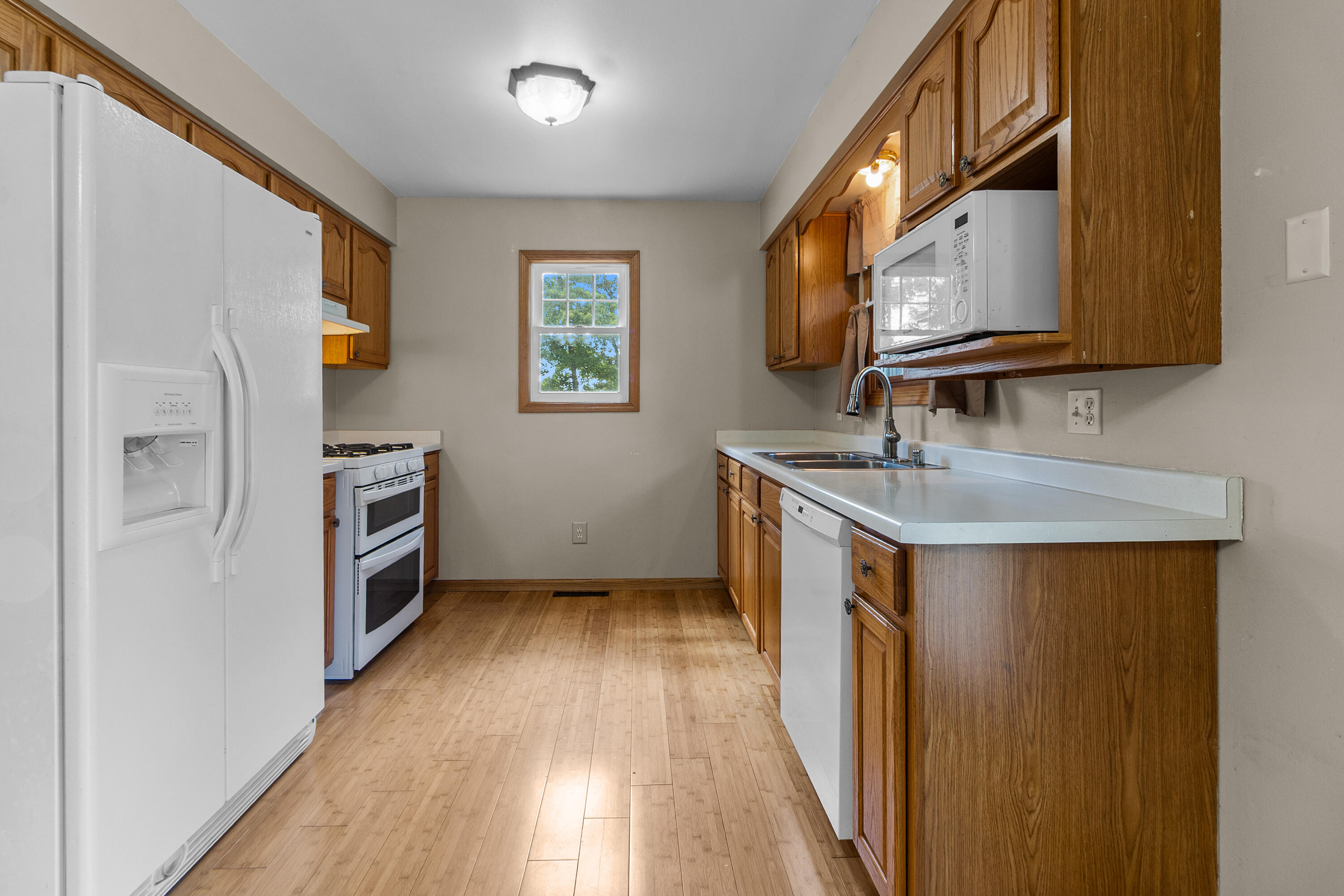 N3341 Iris Road Geneva, WI 53147 - Photo 5 of 16 5