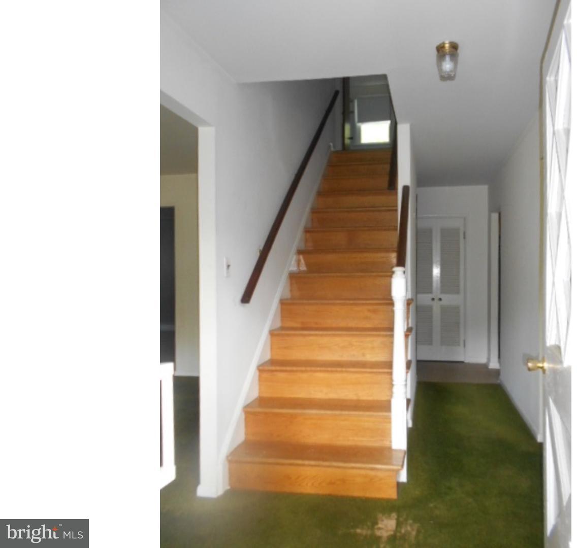 723 Pine Ridge Road Media, PA 19063 - Photo 2 of 20 Foyer