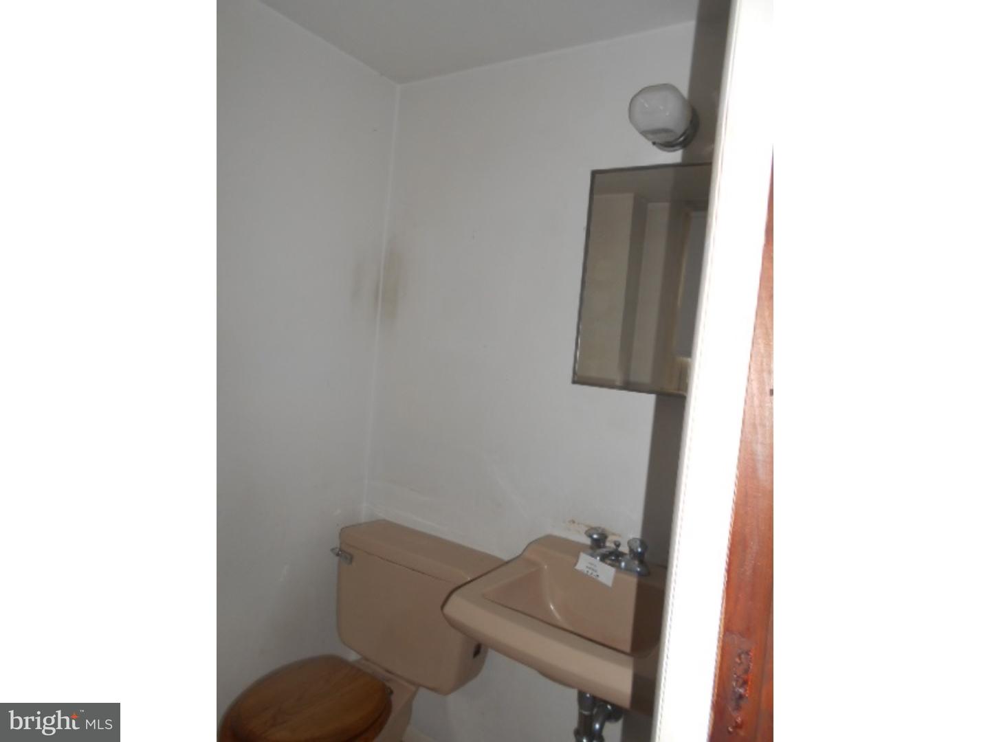 723 Pine Ridge Road Media, PA 19063 - Photo 7 of 20 Half Bath