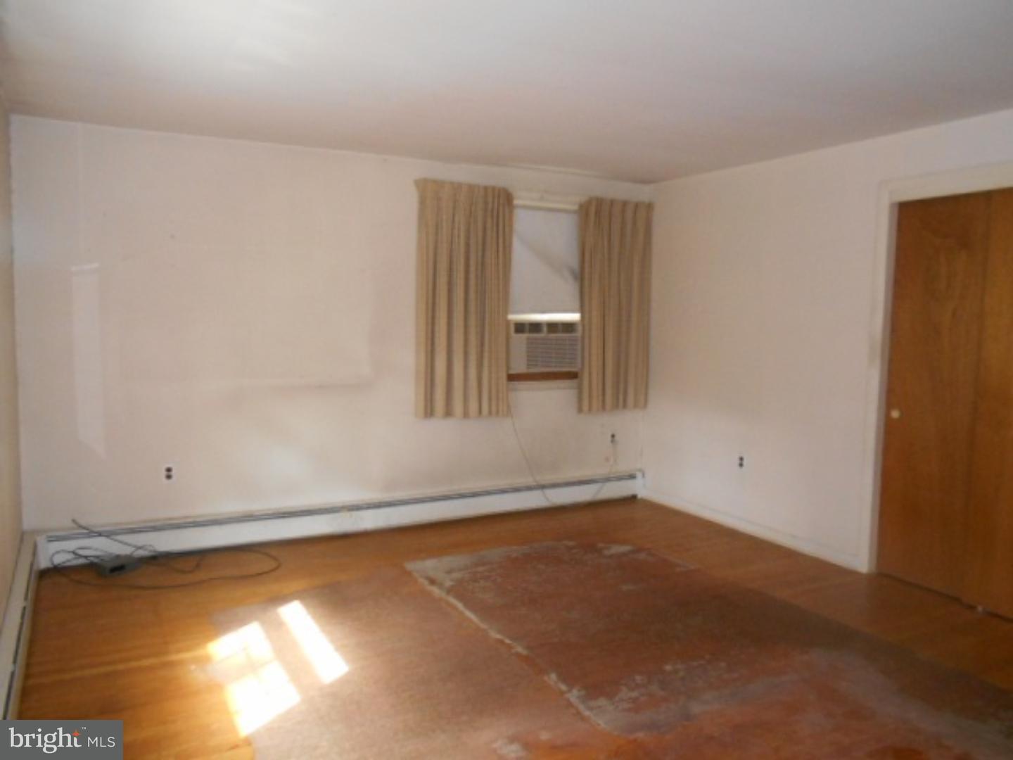 723 Pine Ridge Road Media, PA 19063 - Photo 9 of 20 Bedroom - Main