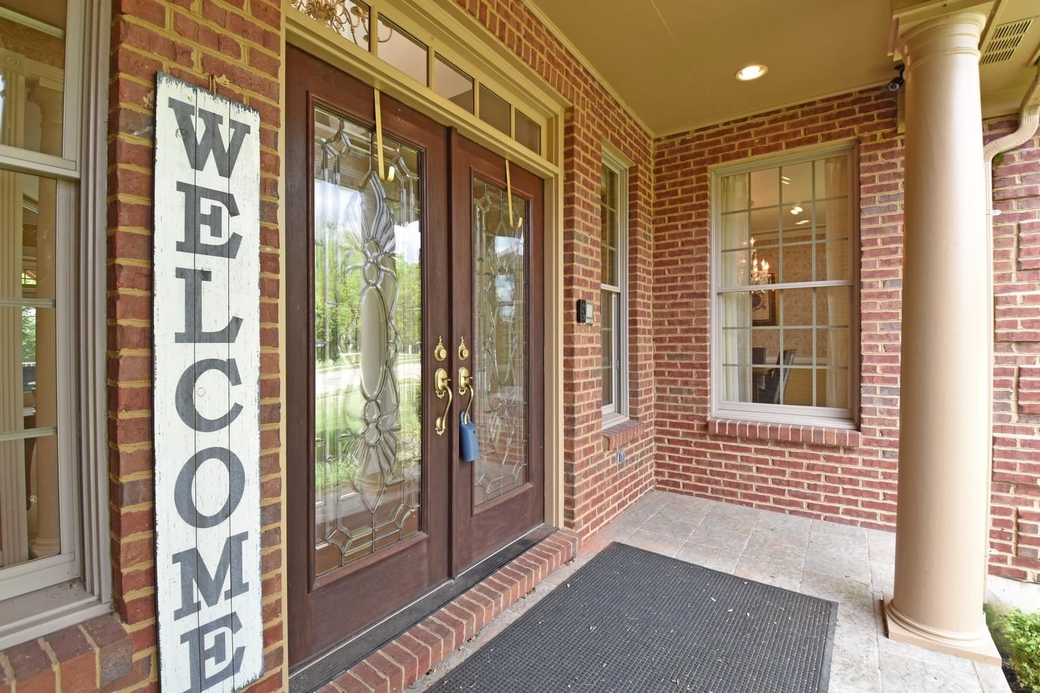 1043 Robertson Road Fort Mitchell, KY 41017 - Photo 3 of 50 Gallery Image 3