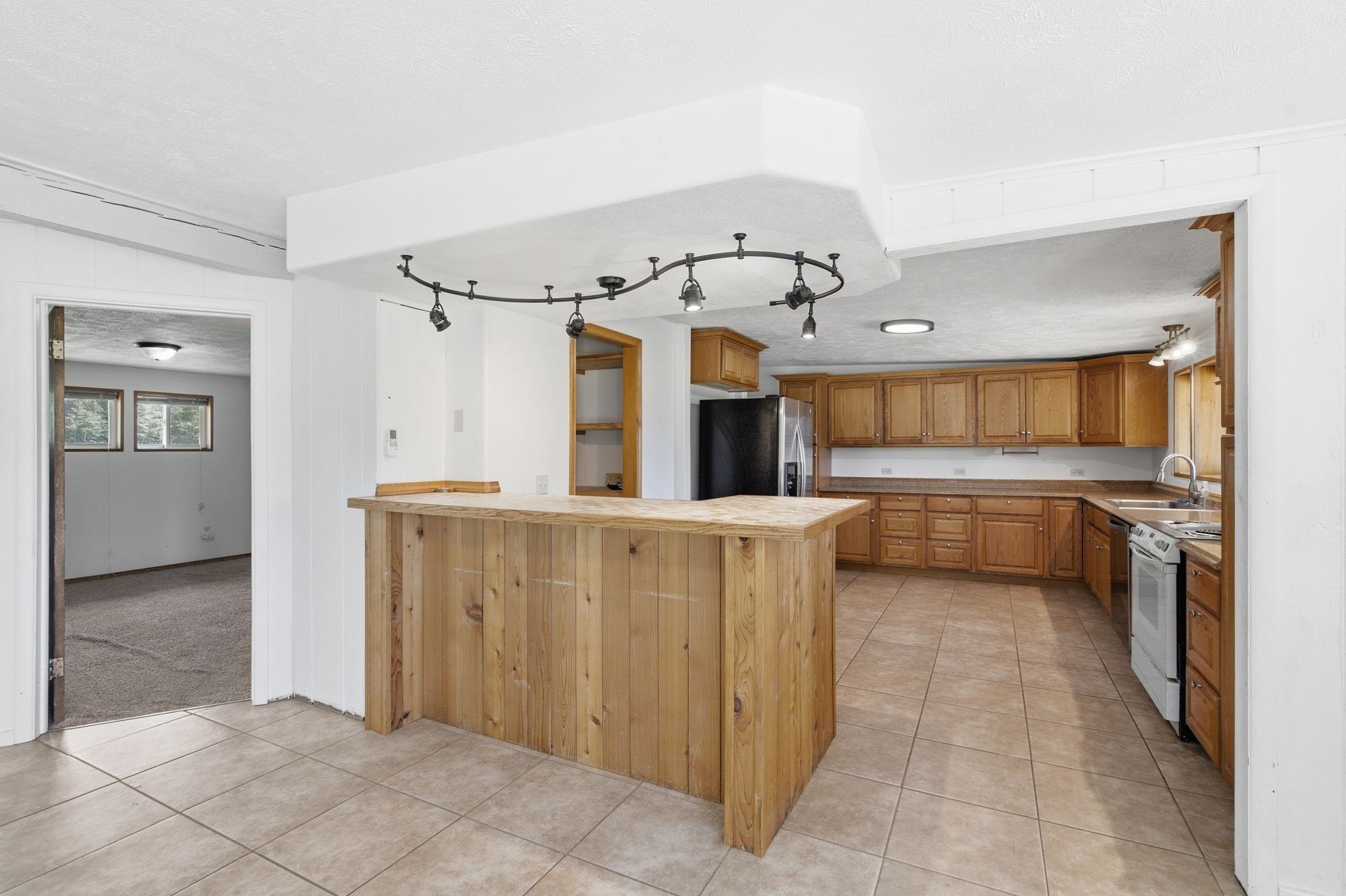 942 Berry Road Usk, WA 99180 - Photo 22 of 35