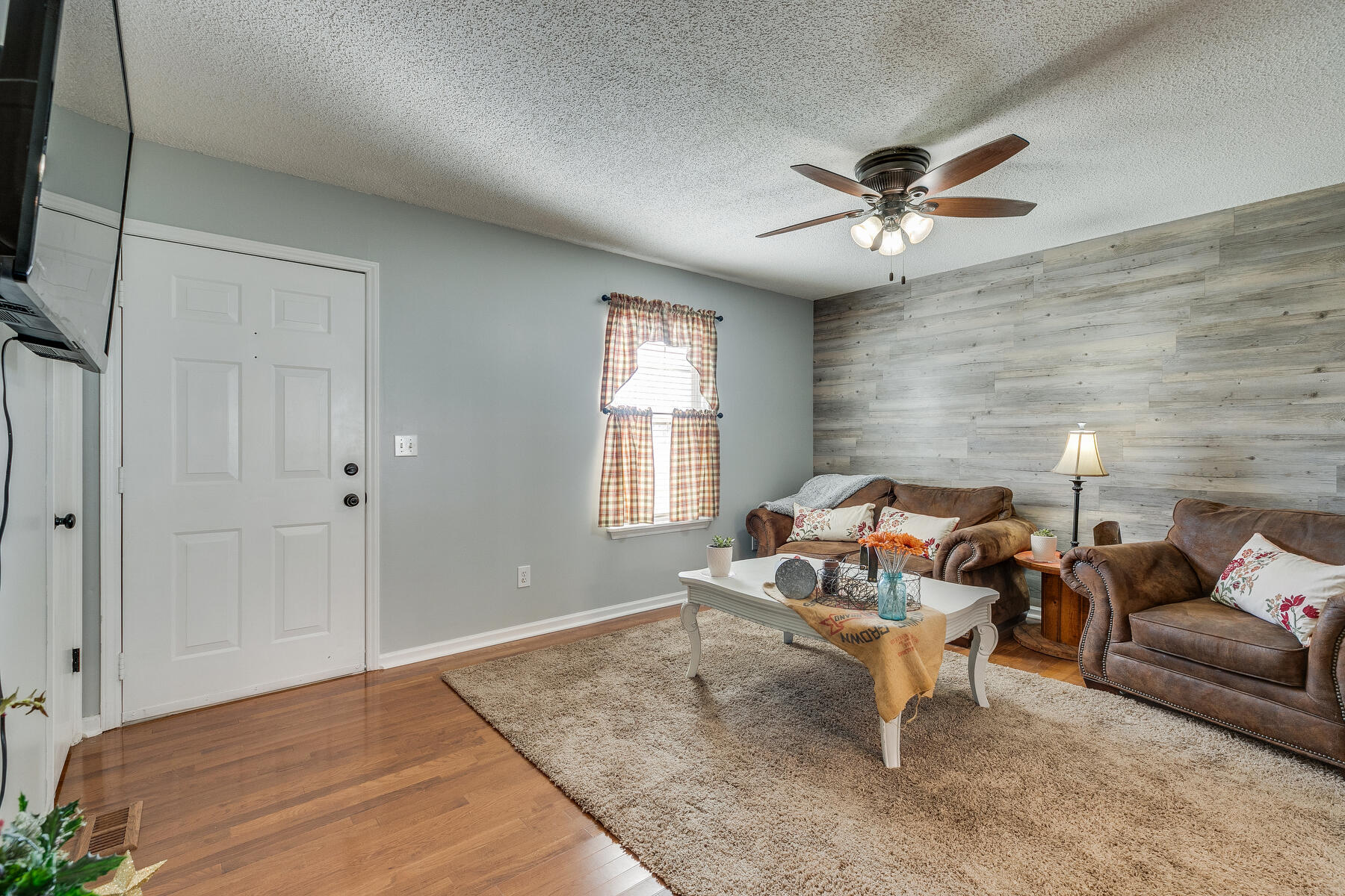 527 Hales Chapel Road Gray, TN 37615 - Photo 13 of 39 007