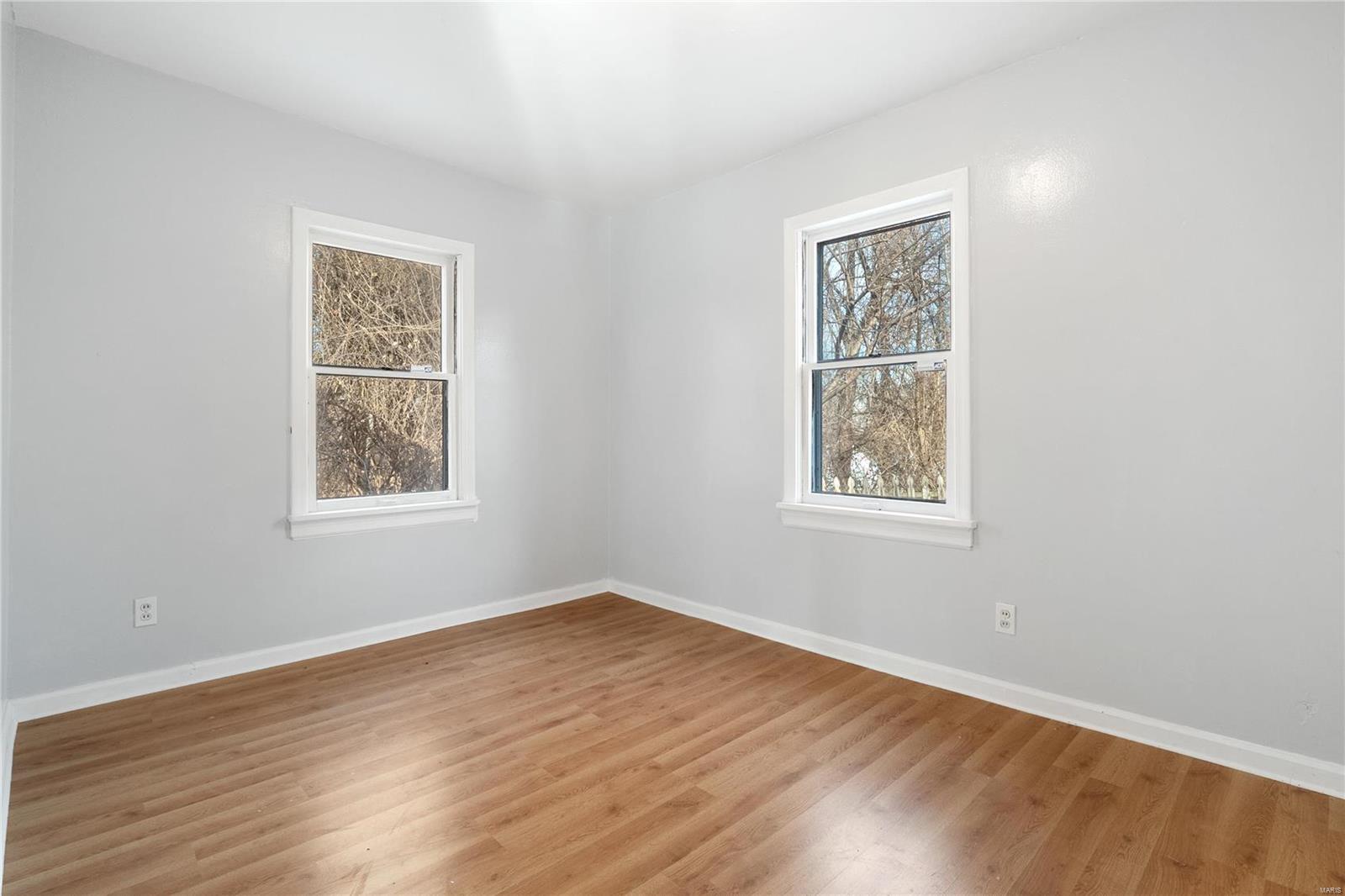 548 Chambers Road St. Louis, MO 63137 - Photo 7 of 13 Gallery Image 7