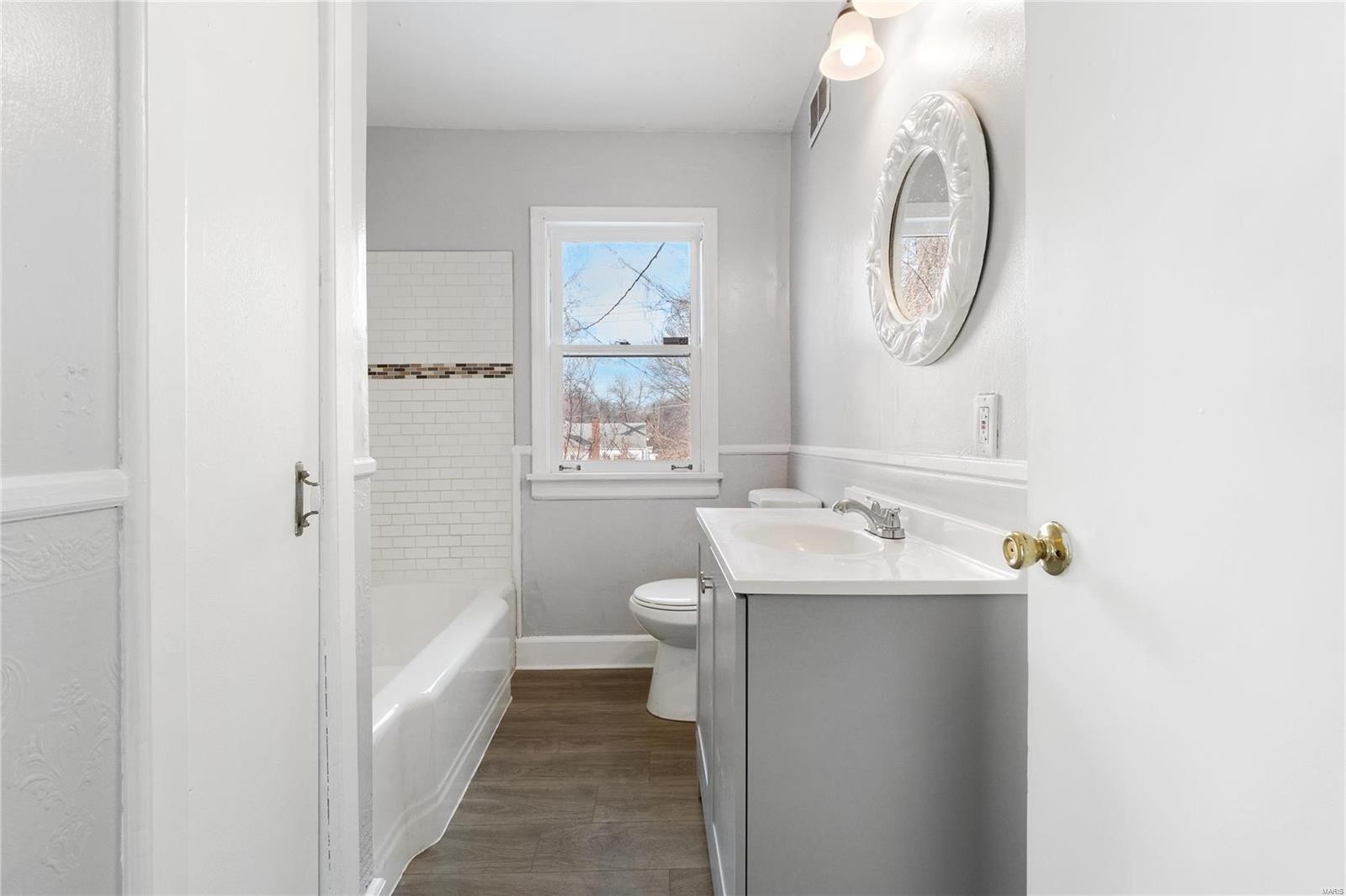 548 Chambers Road St. Louis, MO 63137 - Photo 9 of 13 Gallery Image 9