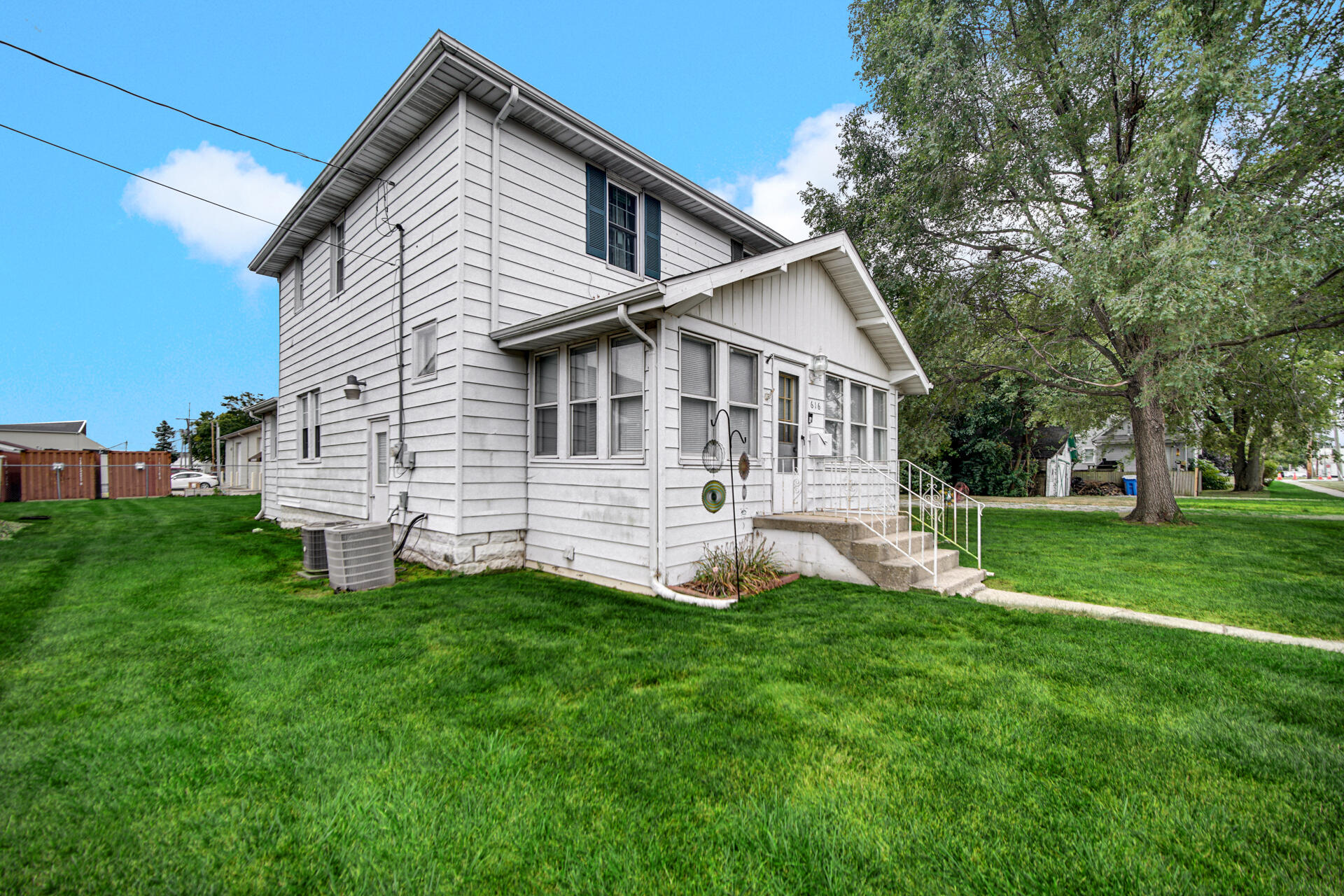 616 Thomas Street Crown Point, IN 46307 - Photo 3 of 29 1920x1280