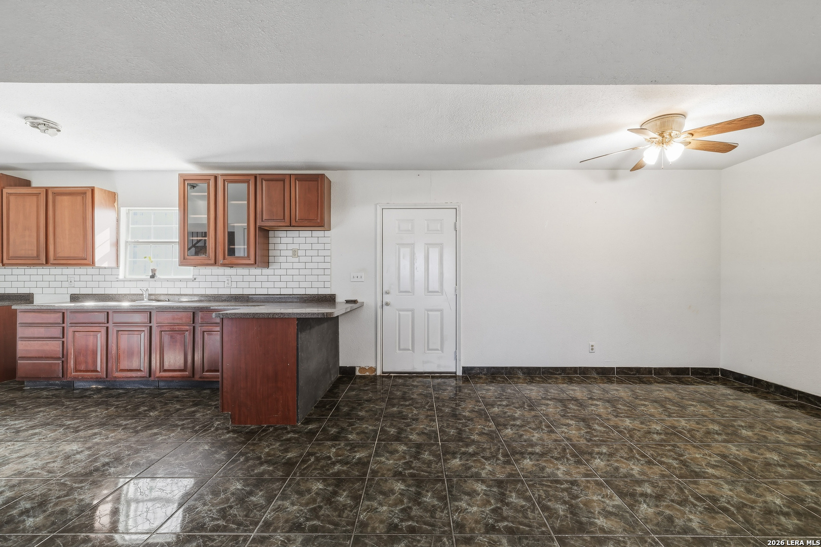 17896 Pleasanton Road San Antonio, TX 78221 - Photo 5 of 49