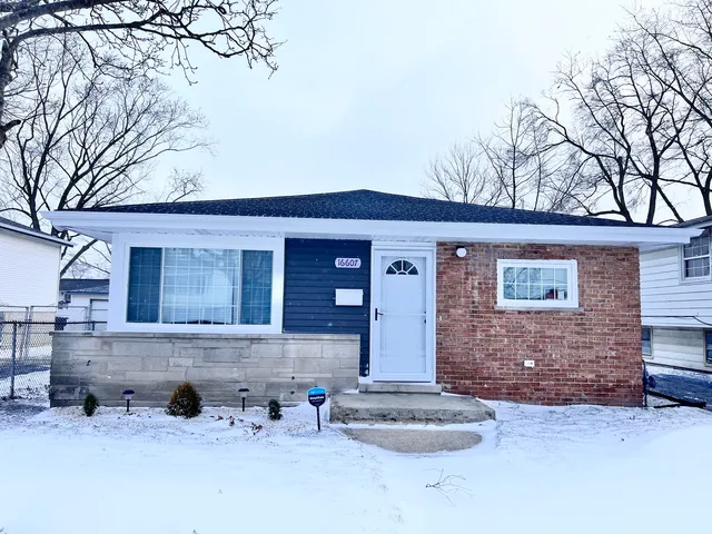 $219,900 | 16607 Winchester Avenue, Markham, IL 60428