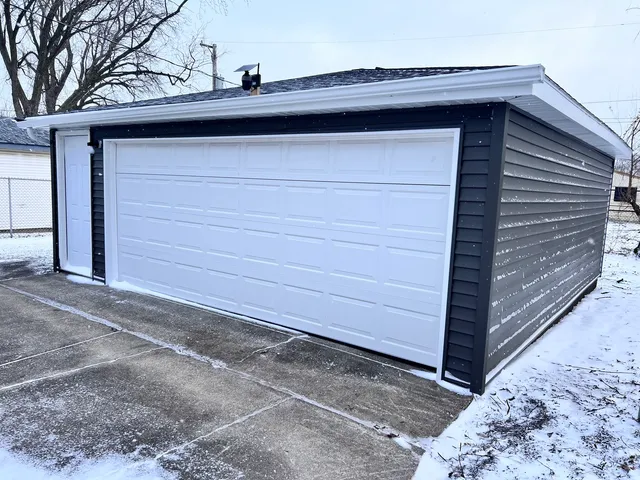 $219,900 | 16607 Winchester Avenue, Markham, IL 60428