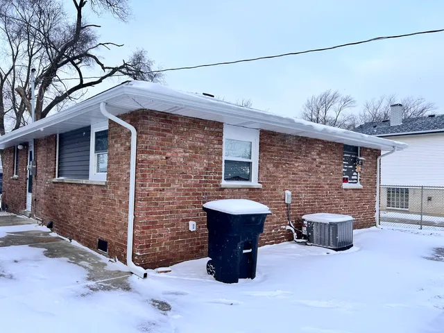 $219,900 | 16607 Winchester Avenue, Markham, IL 60428